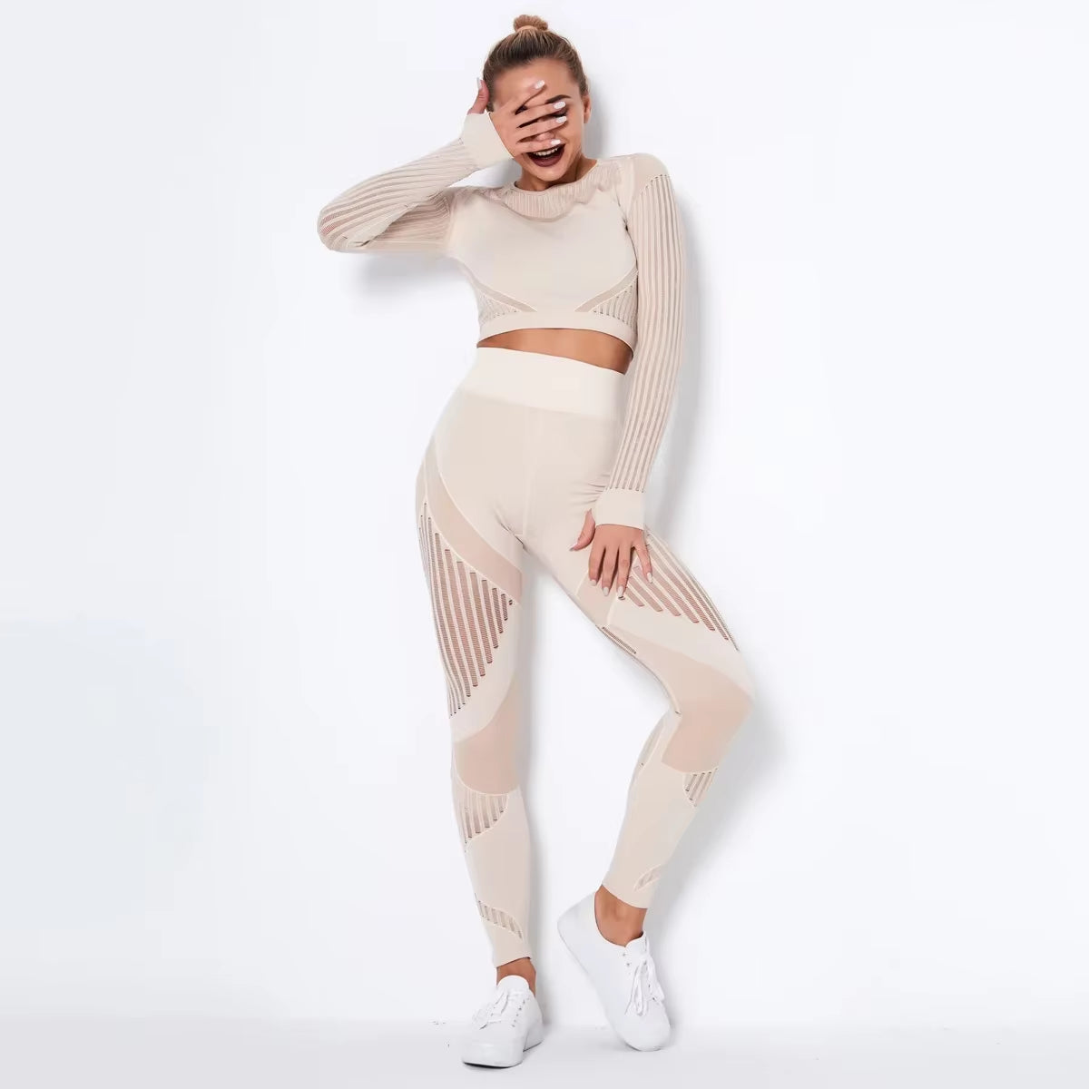 High-Performance Seamless Yoga Set for Women: High-Waisted Hip-Lifting Leggings and Long-Sleeve Crop Top Workout Ensemble